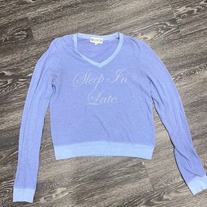 WILDFOX V-Neck Lavender Sweater “Sleep in Late” XS